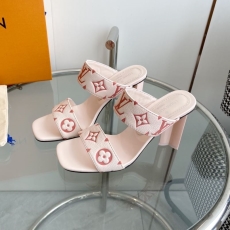 Louis Vuitton Slippers